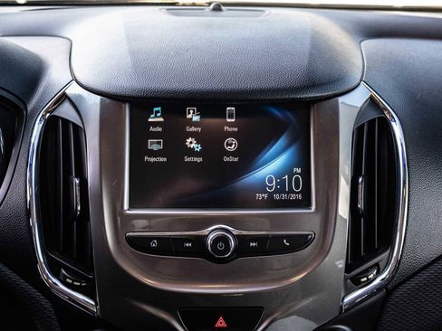 Used 2017 Chevrolet Cruze LT image 28