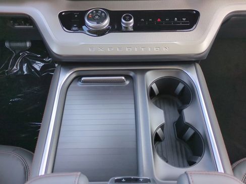 New 2025 Ford Expedition Max Active image 19