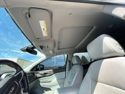 Used 2017 GMC Acadia SLT FWD image 7