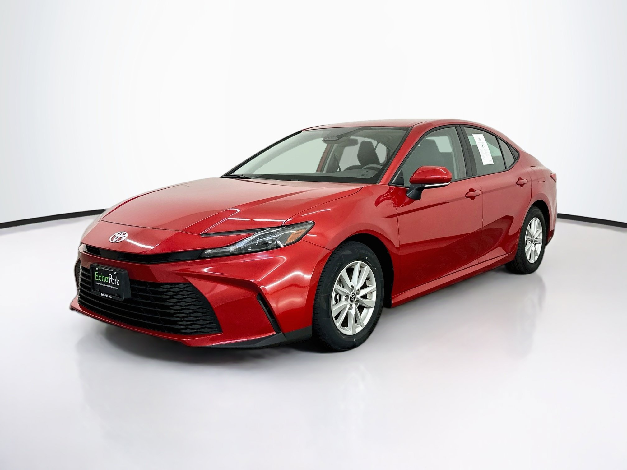 Used 2025 Toyota Camry LE FWD image 3