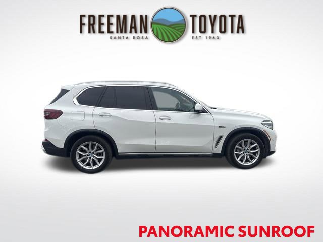 Used 2022 BMW X5 xDrive45e w/ Parking Assistance Package AWD/4WD image 4
