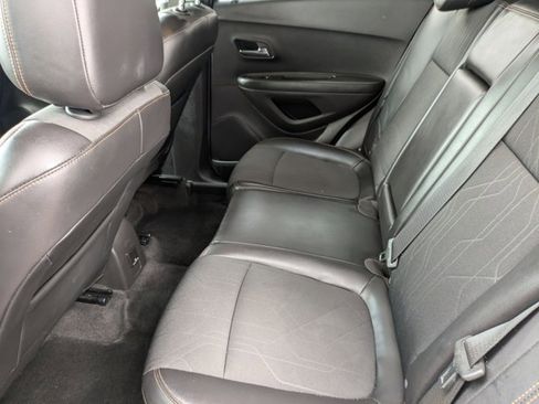 Used 2019 Chevrolet Trax LT w/ LT Convenience Package image 17