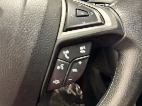 Used 2020 Ford Fusion SE FWD image 21