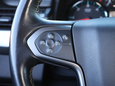 Used 2015 Chevrolet Suburban LT image 15