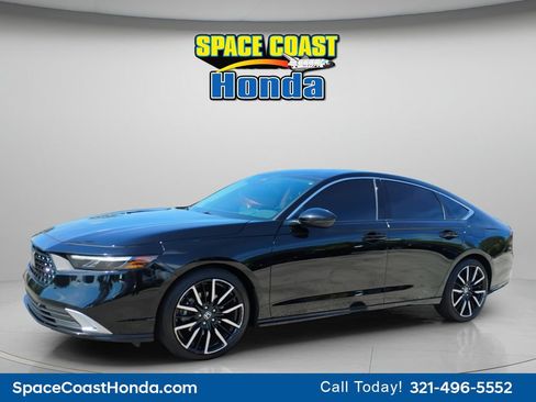 Certified 2023 Honda Accord Touring image 7