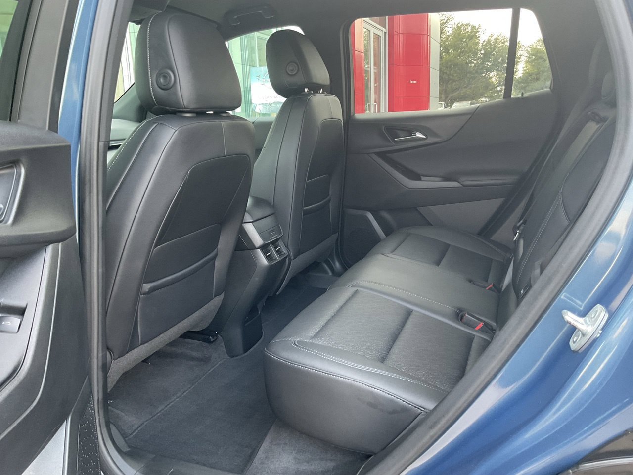 Used 2025 Chevrolet Equinox LT w/ Convenience Package II FWD image 11