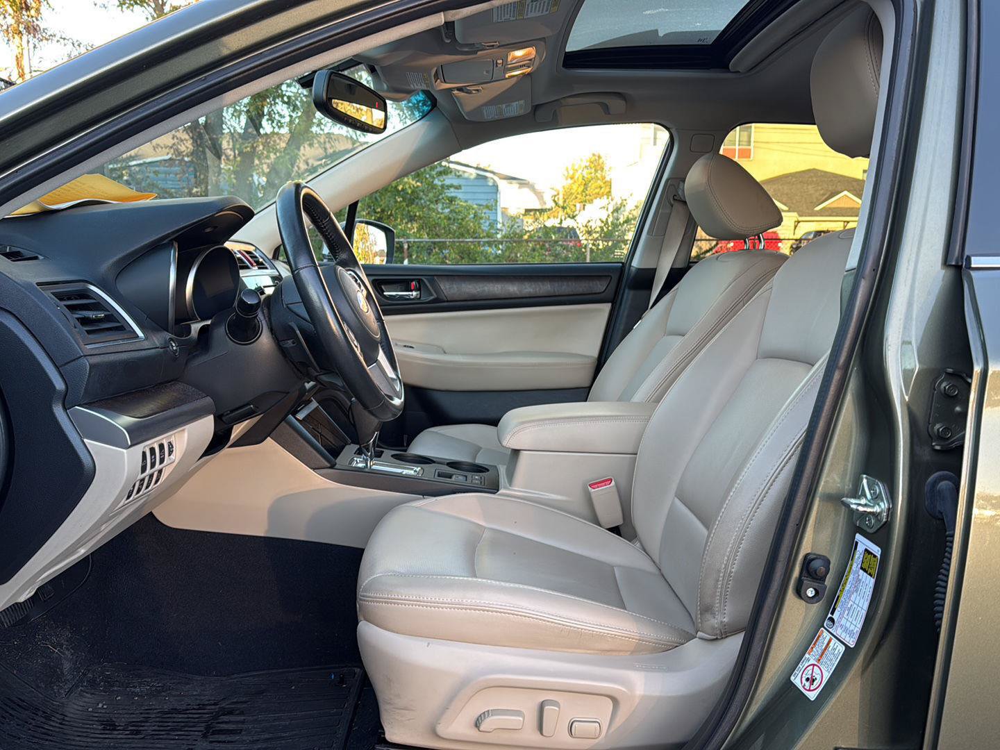 Used 2015 Subaru Outback 3.6R Limited AWD/4WD image 9