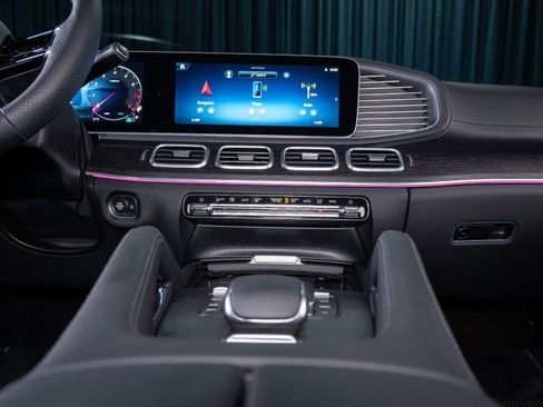 New 2026 Mercedes-Benz GLS 580 4MATIC image 22