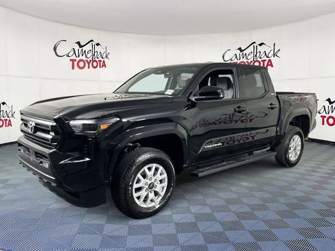 Used 2025 Toyota Tacoma SR5 image 4