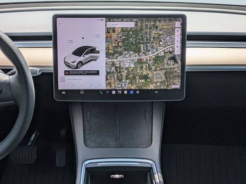 Used 2021 Tesla Model Y Long Range AWD/4WD image 19