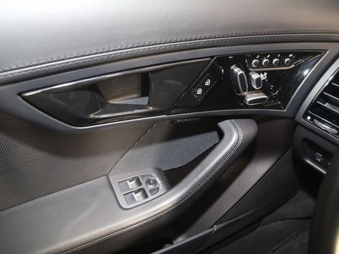 Used 2021 Jaguar F-TYPE Coupe RWD image 41