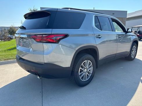 Used 2023 Chevrolet Traverse LT w/ Rear Camera Mirror Package AWD/4WD image 6