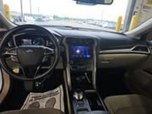 Used 2020 Ford Fusion SE w/ Fleet SE Value Package FWD image 5