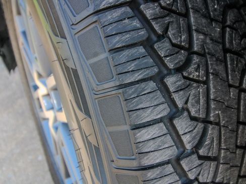 Used 2025 Ford Expedition Active AWD/4WD image 7