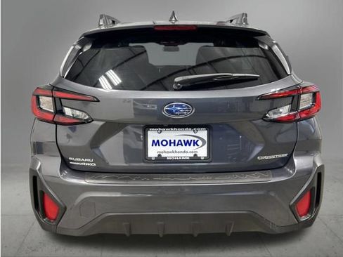 Used 2024 Subaru Crosstrek 2.0i Premium AWD/4WD image 4