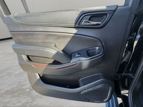 Used 2019 GMC Yukon XL SLT image 30