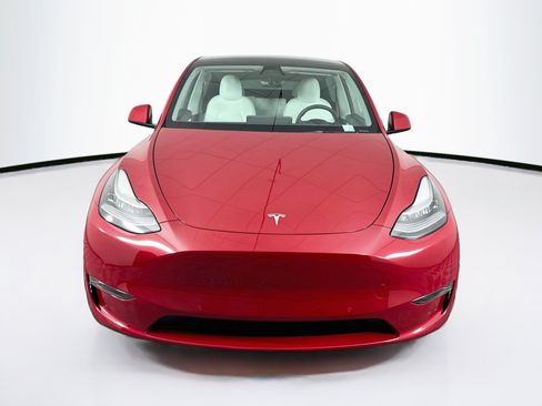 Used 2022 Tesla Model Y Long Range AWD/4WD image 2