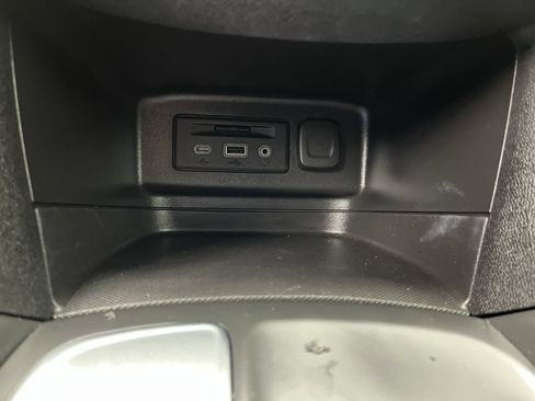 Used 2019 Chevrolet Equinox LT FWD image 23