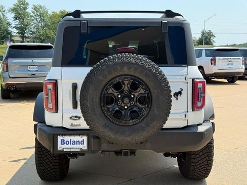 Used 2023 Ford Bronco Wildtrak image 4