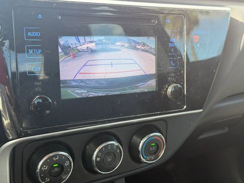 Used 2019 Toyota Corolla L FWD image 17
