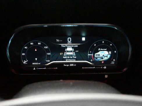 Used 2022 GMC Yukon XL AT4 AWD/4WD image 13