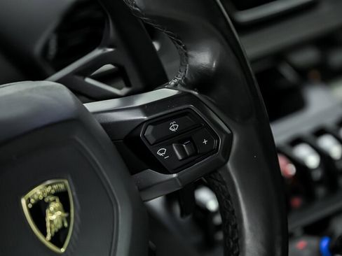 Used 2018 Lamborghini Huracan LP 580-2 RWD image 28
