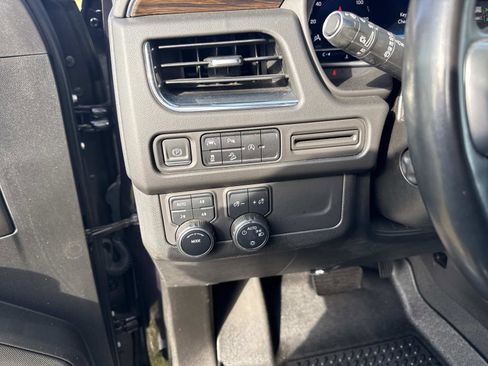 Used 2023 Chevrolet Suburban Premier image 30