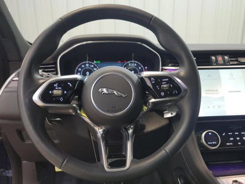 Used 2023 Jaguar F-PACE S image 8
