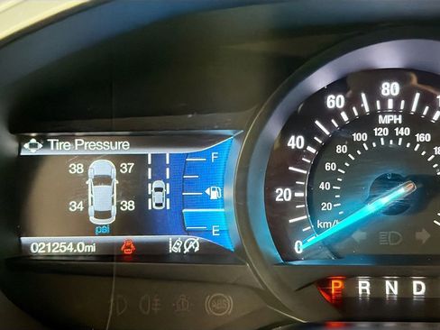 Used 2024 Ford Edge SEL w/ Convenience Package image 13