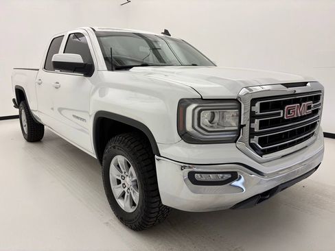 Used 2018 GMC Sierra 1500 SLE w/ SLE Value Package AWD/4WD image 12