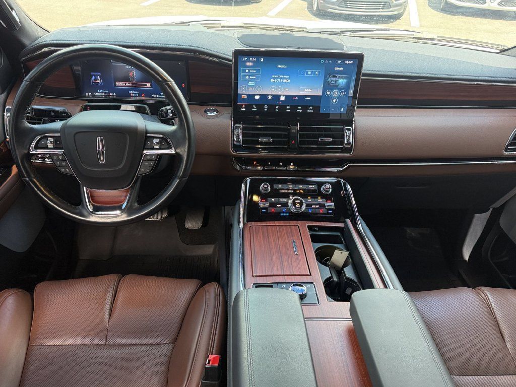 Used 2024 Lincoln Navigator Reserve AWD/4WD image 16