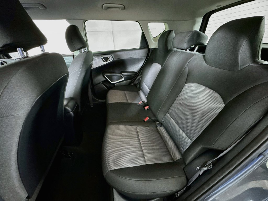 Used 2022 Kia Soul LX FWD image 22