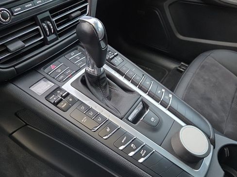 Used 2020 Porsche Macan image 13