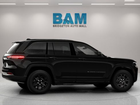 New 2026 Jeep Grand Cherokee Altitude image 4