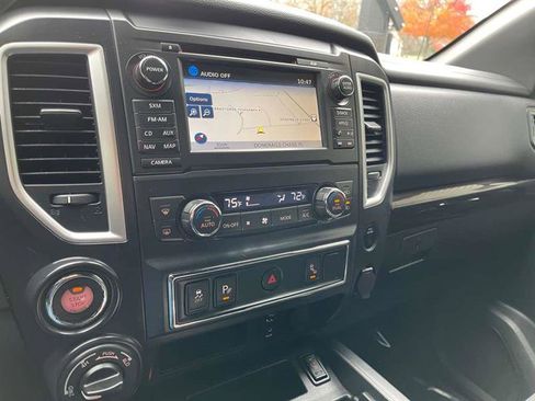 Used 2018 Nissan Titan SV w/ SV Convenience Package image 88