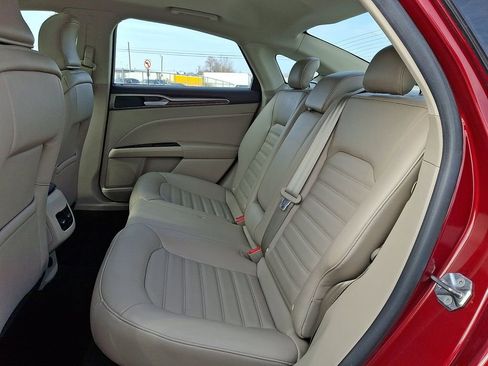 Certified 2017 Ford Fusion SE w/ Fusion SE Technology Package image 10