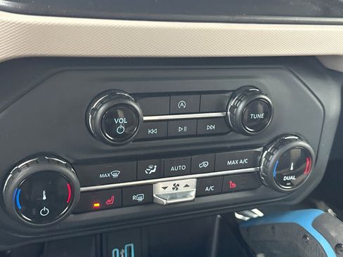 Used 2022 Ford Bronco Wildtrak image 18