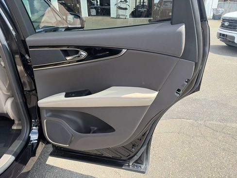 Certified 2023 Lincoln Nautilus Reserve AWD/4WD image 20