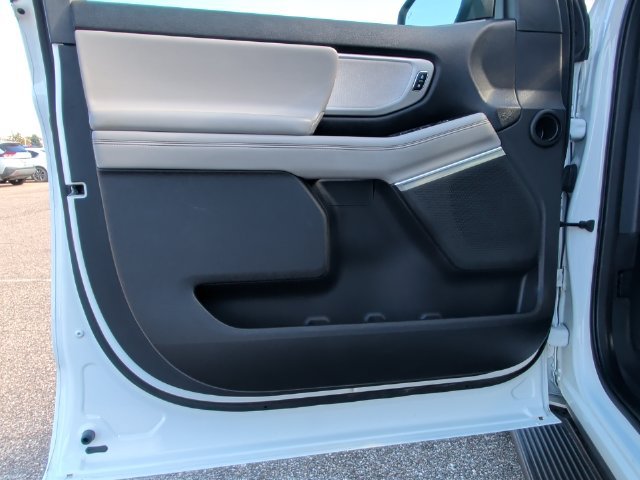 Used 2025 Ford Expedition Active AWD/4WD image 11