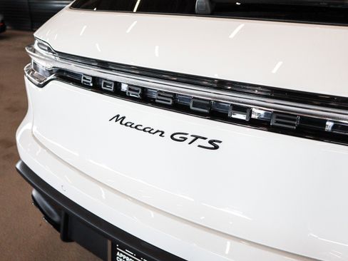 Used 2025 Porsche Macan GTS image 28