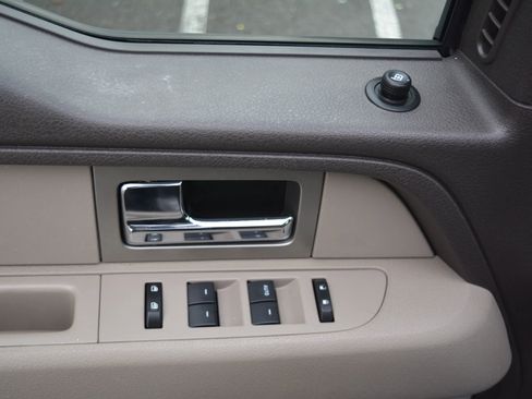 Used 2010 Ford F150 XLT image 32