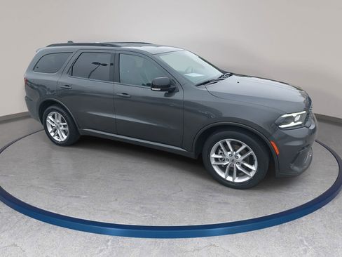Used 2024 Dodge Durango GT RWD image 3