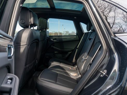 Certified 2025 Porsche Macan image 33