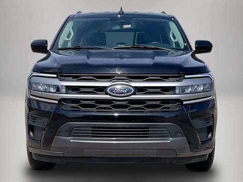 Used 2024 Ford Expedition XLT RWD image 3