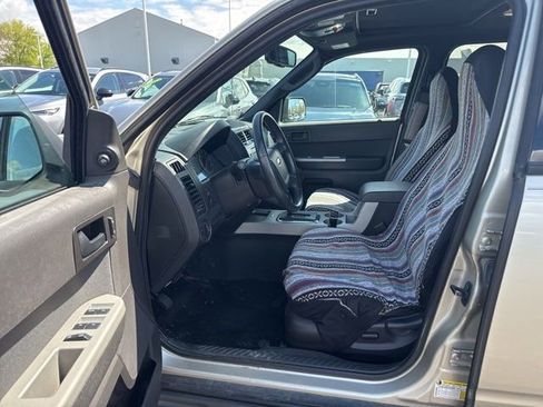 Used 2012 Ford Escape XLT FWD image 2