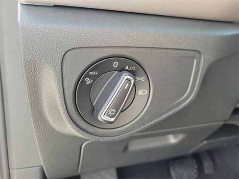 Used 2023 Volkswagen Atlas SE w/ Panoramic Sunroof Package image 25