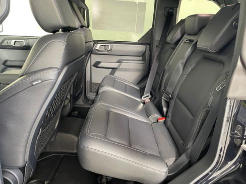 New 2026 Ford Bronco Badlands w/ Sasquatch Package AWD/4WD image 9