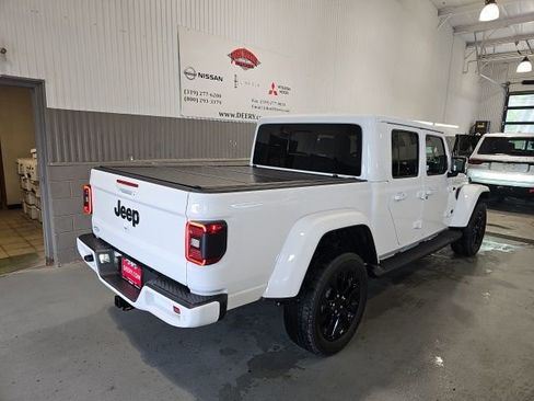 Used 2023 Jeep Gladiator Overland AWD/4WD image 3