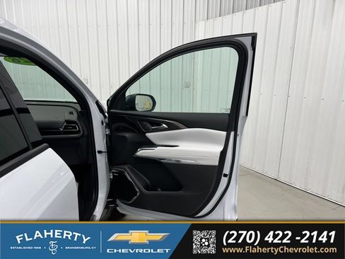 Used 2026 Chevrolet Traverse High Country AWD/4WD image 14