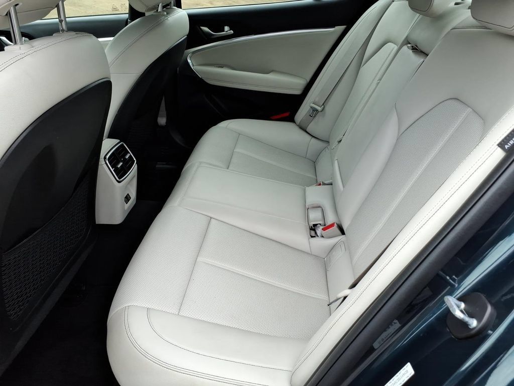 Used 2025 Genesis G70 2.5T AWD/4WD image 14